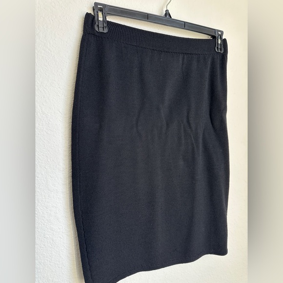 St John Basics black knit cardigan & skirt set size Medium - Picture 9 of 17